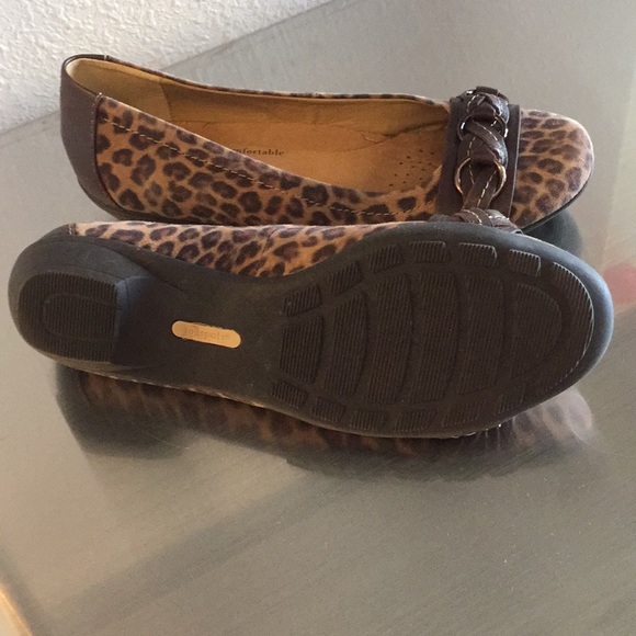 Soft spots animal print flats - Picture 3 of 3